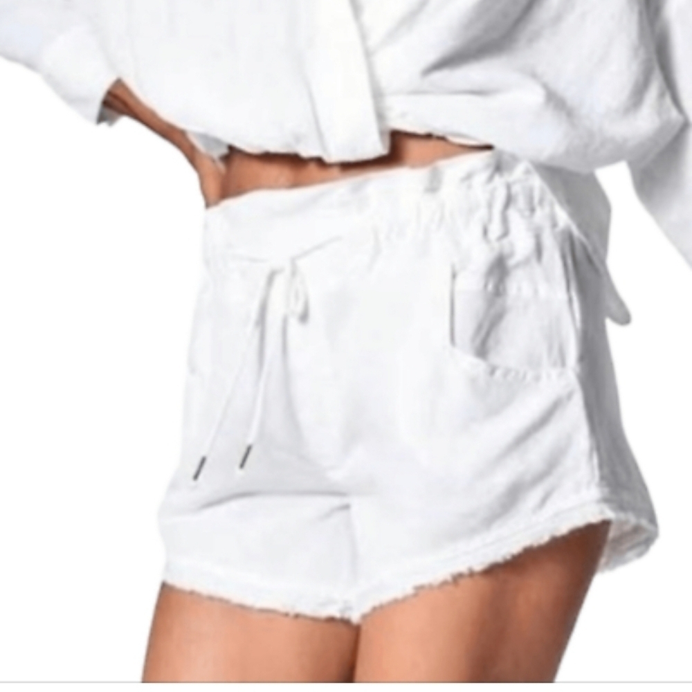 YFB, white linen/rayon blend shorts. Raw hem.‎ Elastic waist with tie.  Size lg